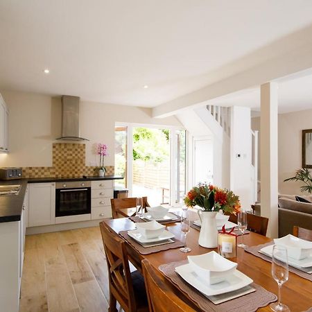 'Orchard Croft Lodge - Chichester', Book-Direct, New Home 1,367 Sq' Ft' , Can Sleep 8 On Request , Split & Link 'Super King' Size Beds, Free Wi-Fi, Sky Tv & Sky Sports, 9 - Minutes From West Wittering Beach, Very Quiet Location, Dog Friendly Extérieur photo
